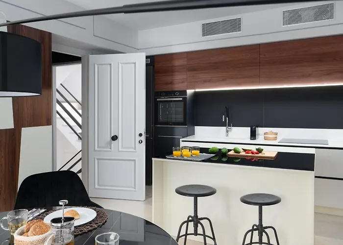 The H Experience - Stylish 2Bd Apt With Balcony In Heraklion Center
